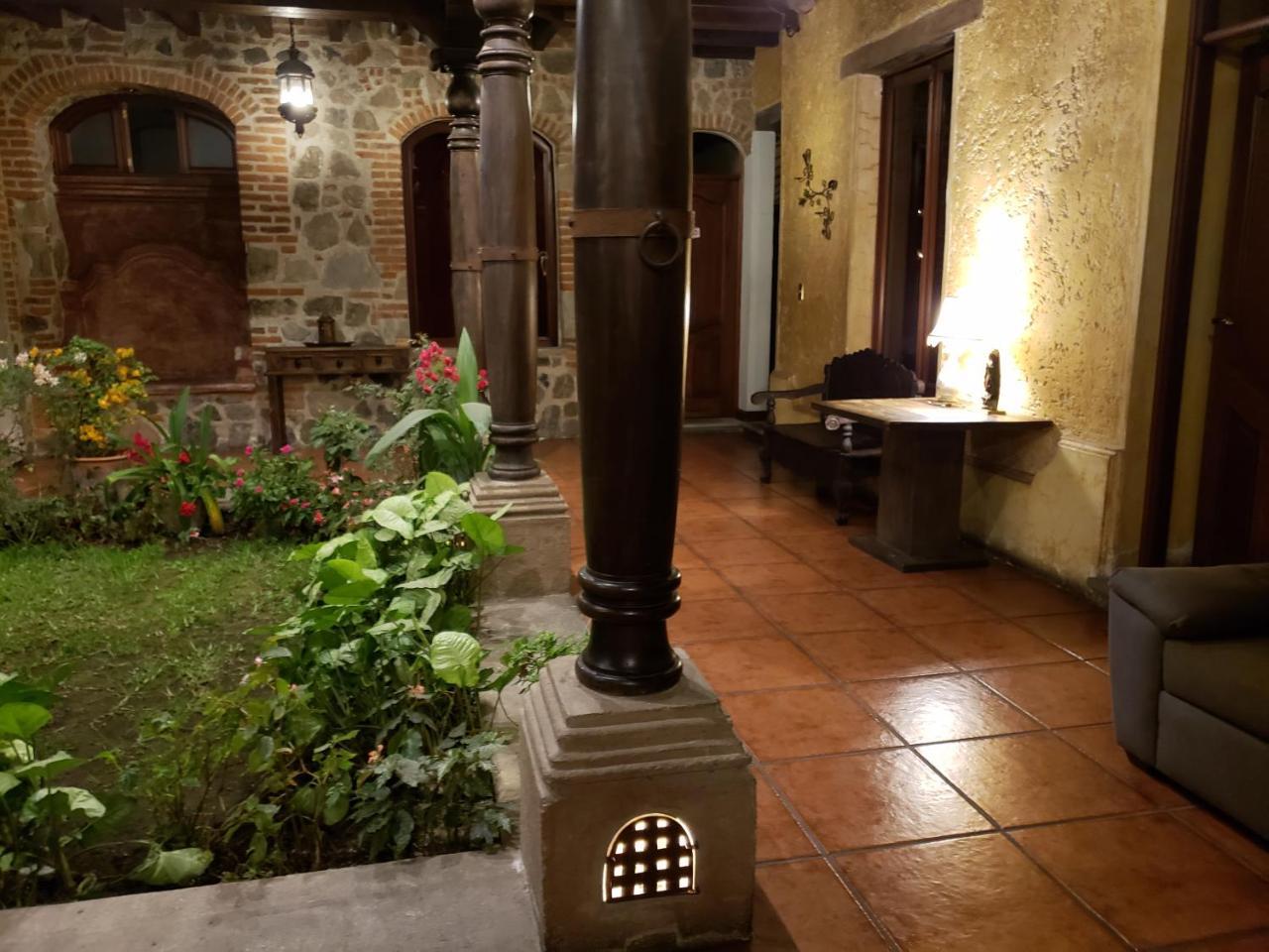 La Casa De La Alameda Bed and Breakfast Antigua Eksteriør billede